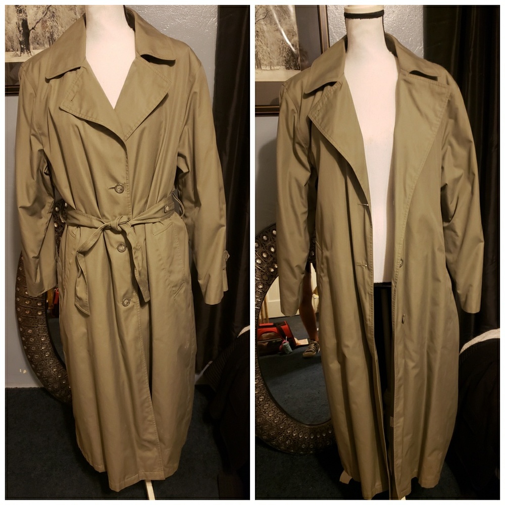 Vintage full length London Fog trenchcoat!